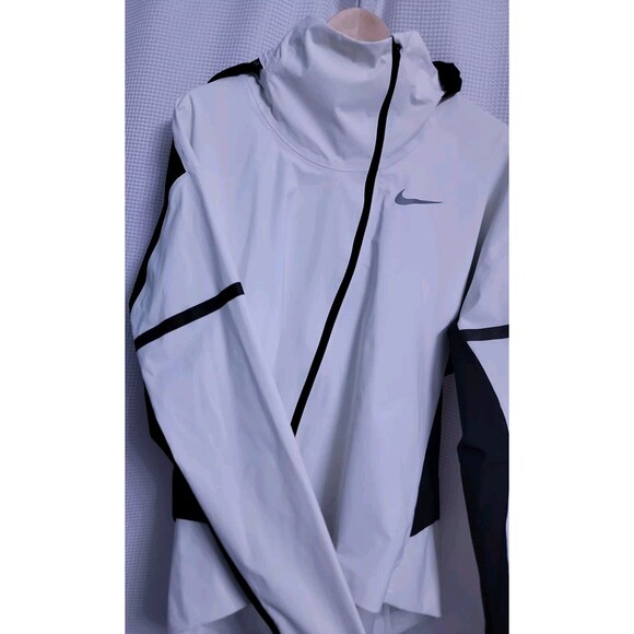 Nike Zonal Aeroshield Running Jacket Womens size LARGE Blk/Wh BV3858-133 - Picture 4 of 10